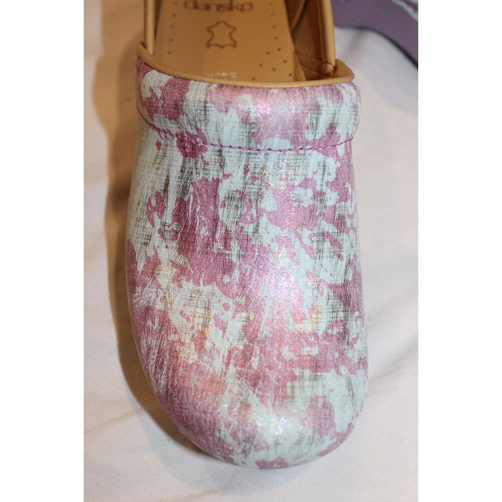 DANSKO WOMEN'S PROFESSIONAL SLIP ON METALLIC CLOGS WIDE NIB PINK - Picture 3 of 8